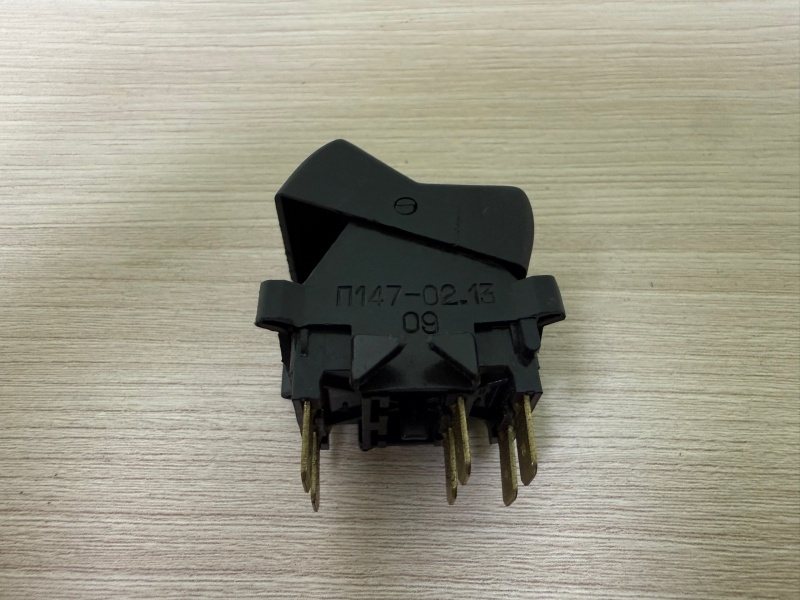 Клавиша переключения уровня топлива в баке / Автоарматура П147-02.13